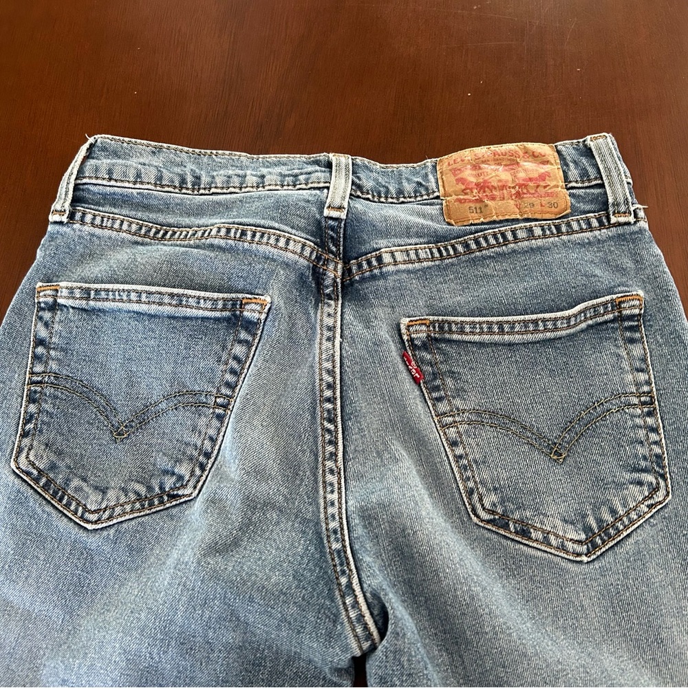 Levi's Classic Blue Jeans with Stitch Detail womens 511 cropped ankle w 29 l 28